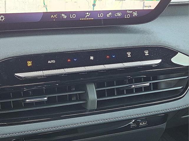 Photo of 2025 White Frost Tricoat Buick Enclave