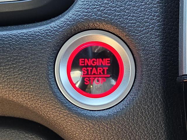Photo of 2021 Gray Pearl Honda CR-V