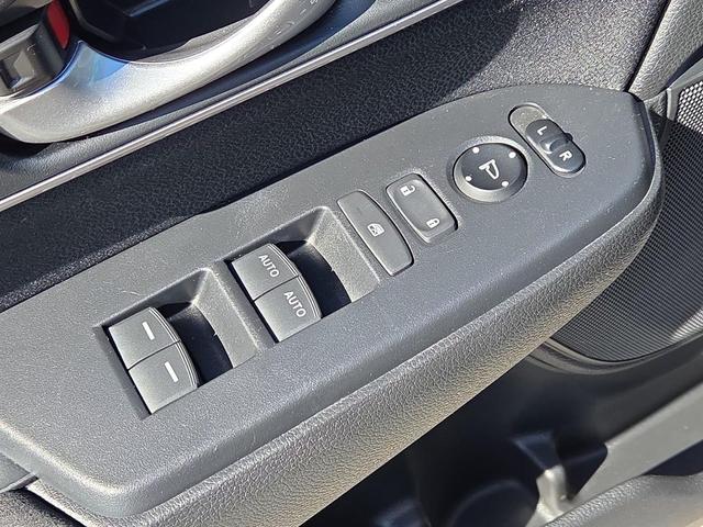 Photo of 2021 Gray Pearl Honda CR-V