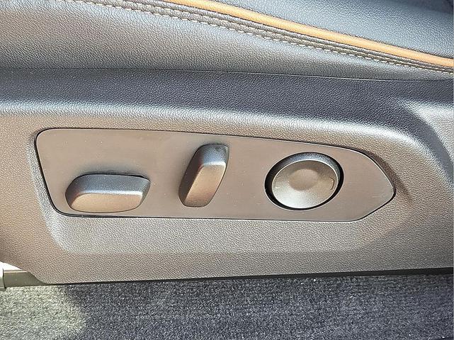 Photo of 2024 Volcanic Red Tintcoat GMC Canyon