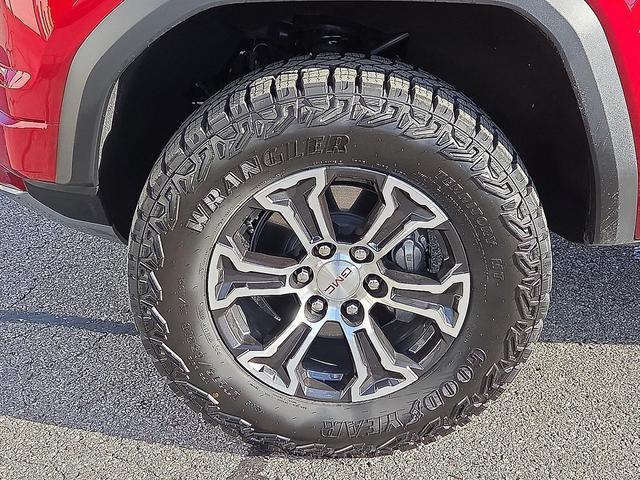Photo of 2024 Volcanic Red Tintcoat GMC Canyon