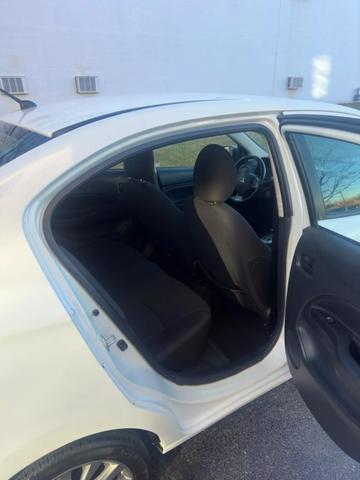 Photo of 2018 Pearl White Mitsubishi Mirage G4