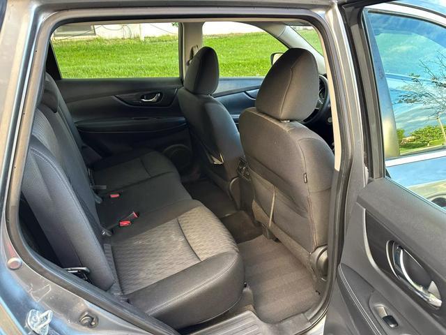 Photo of 2018 Gray Nissan Rogue