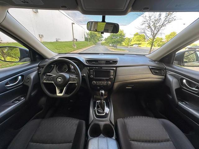 Photo of 2018 Gray Nissan Rogue