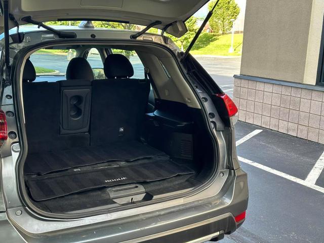 Photo of 2018 Gray Nissan Rogue