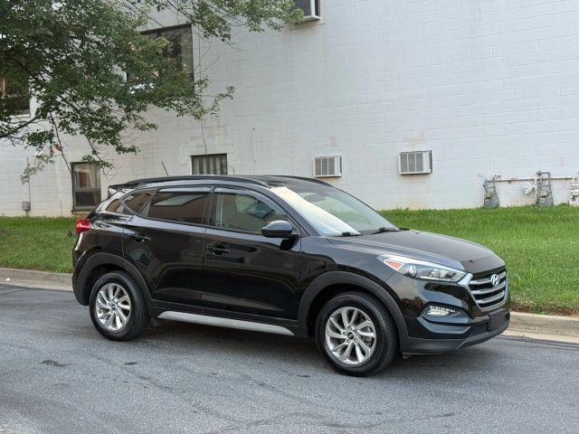 Photo of 2017 Black Noir Pearl Hyundai TUCSON