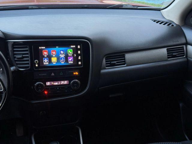 Photo of 2018 Red Mitsubishi Outlander