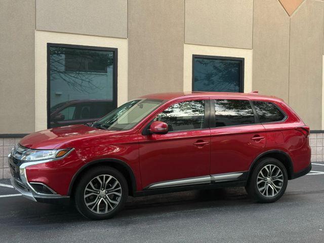 Photo of 2018 Red Mitsubishi Outlander