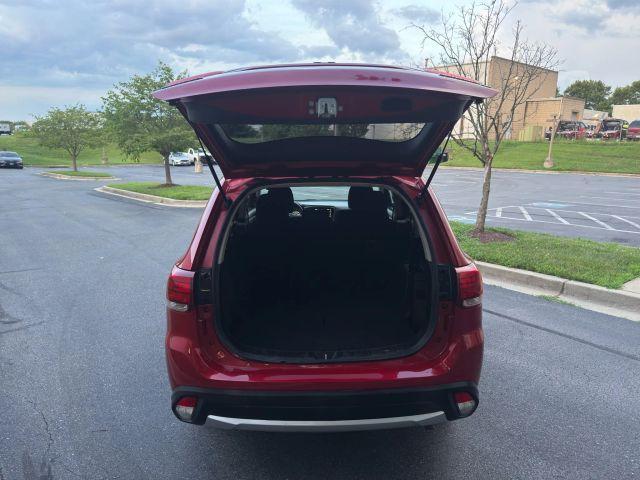 Photo of 2018 Red Mitsubishi Outlander