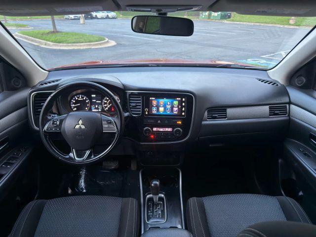Photo of 2018 Red Mitsubishi Outlander