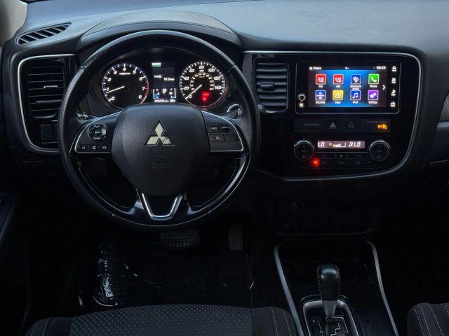 Photo of 2018 Red Mitsubishi Outlander