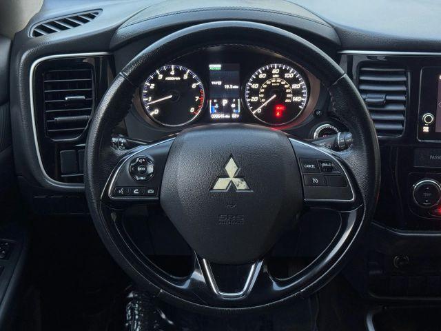 Photo of 2018 Red Mitsubishi Outlander