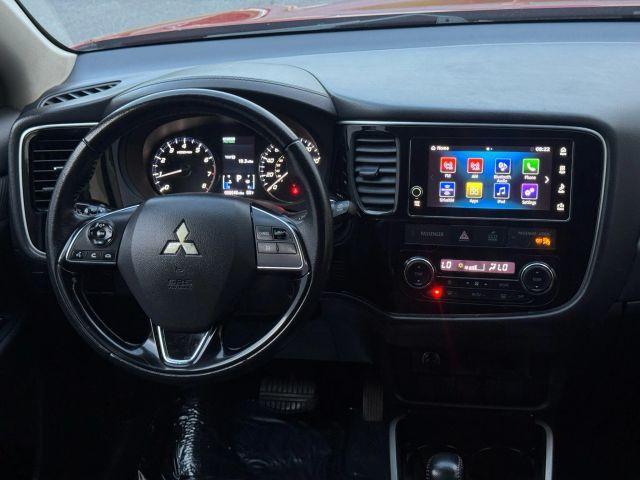Photo of 2018 Red Mitsubishi Outlander