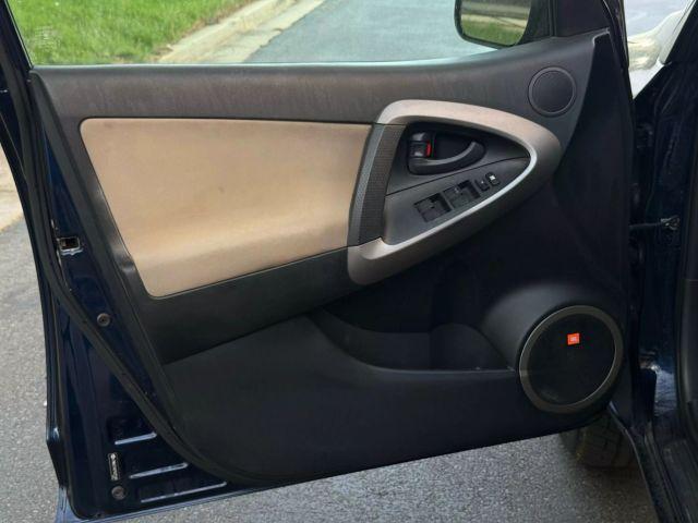 Photo of 2007 Blue Toyota RAV4