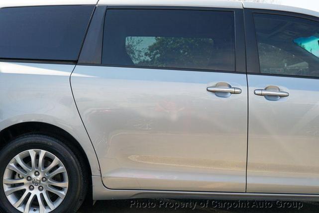 Photo of 2015 Shoreline Blue Pearl Toyota Sienna