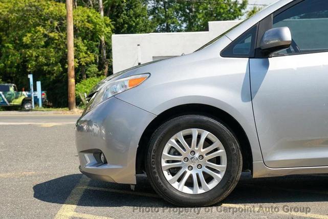 Photo of 2015 Shoreline Blue Pearl Toyota Sienna