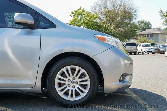 Photo of 2015 Shoreline Blue Pearl Toyota Sienna