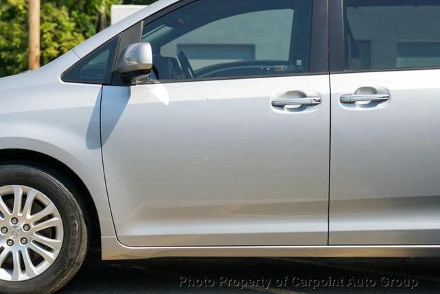 Photo of 2015 Shoreline Blue Pearl Toyota Sienna