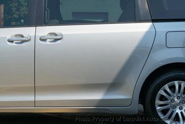Photo of 2015 Shoreline Blue Pearl Toyota Sienna