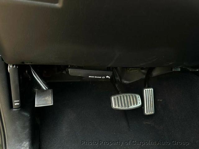 Photo of 2004 Orange Ford F-250