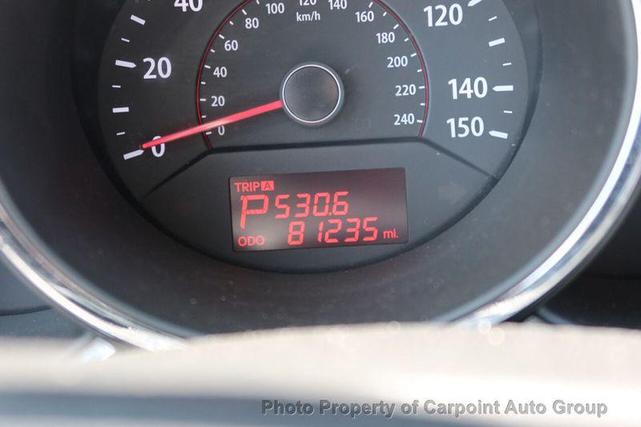 Photo of 2012 Bright Silver Kia Sorento