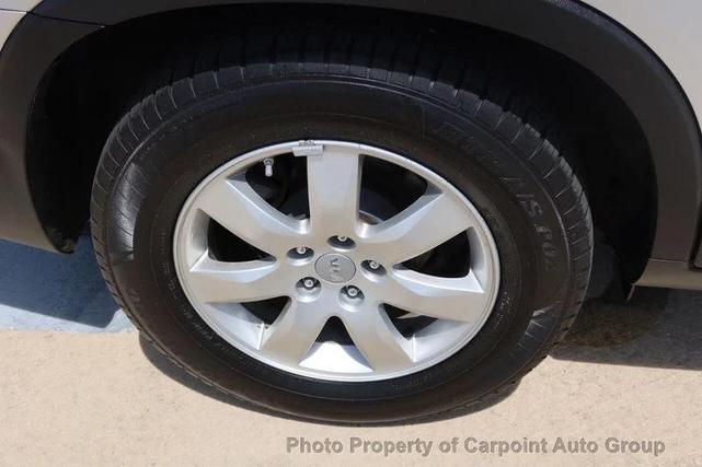 Photo of 2012 Bright Silver Kia Sorento