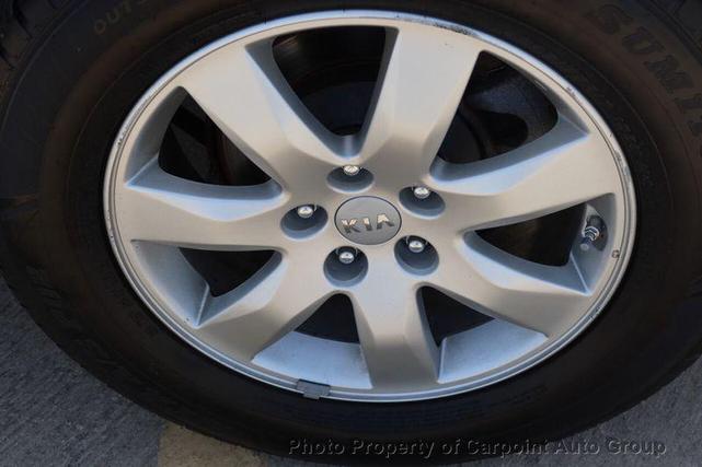 Photo of 2012 Bright Silver Kia Sorento