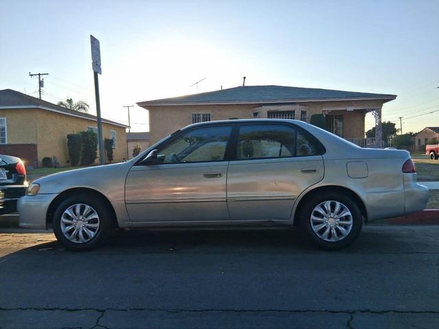 Photo of 2001 Silver Toyota Corolla
