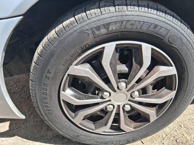 Photo of 2001 Silver Toyota Corolla