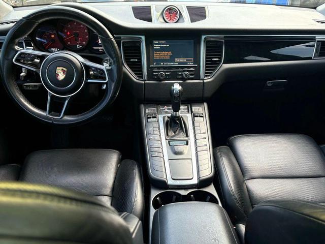 Photo of 2016 Black Porsche Macan