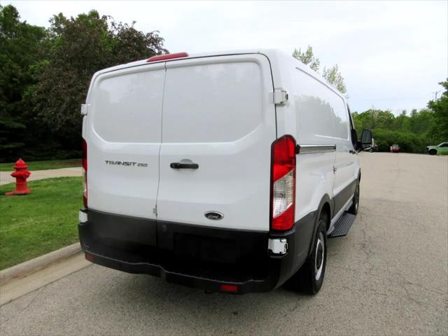 Photo of 2019 White Ford Transit-250