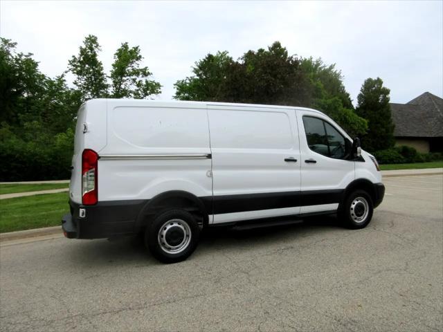 Photo of 2019 White Ford Transit-250