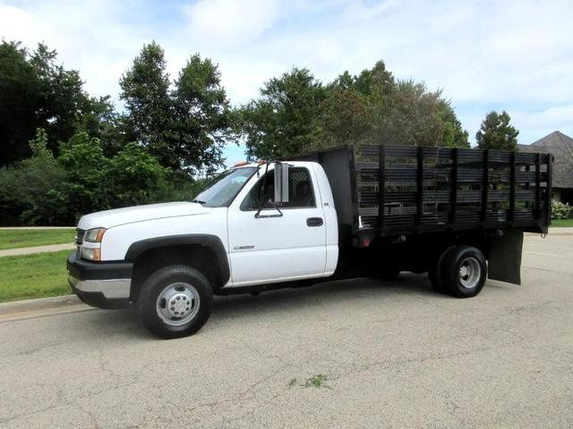 Photo of 2005 White Chevrolet Silverado 3500