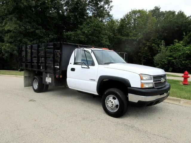 Photo of 2005 White Chevrolet Silverado 3500