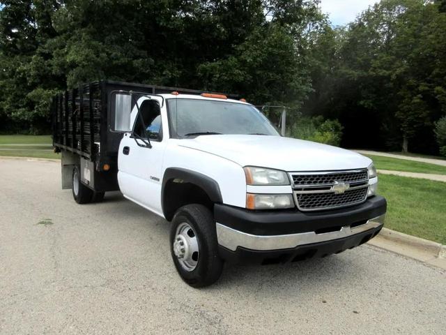 Photo of 2005 White Chevrolet Silverado 3500