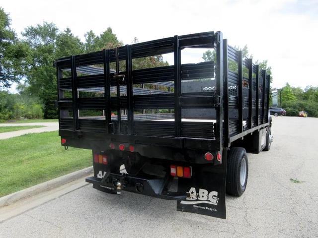 Photo of 2005 White Chevrolet Silverado 3500