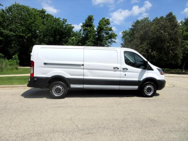 Photo of 2016 White Ford Transit-250