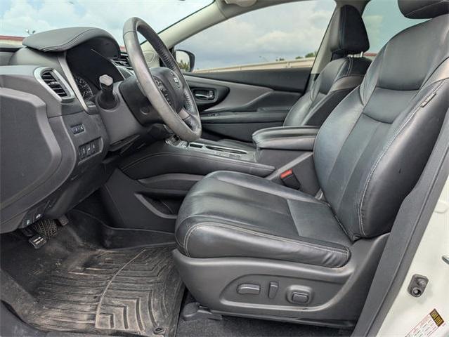 Photo of 2020 White Nissan Murano