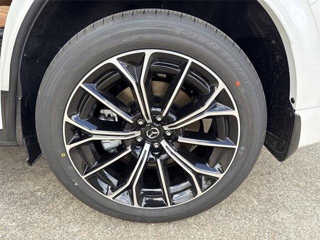 Photo of 2025 Rhodium Mazda CX-70