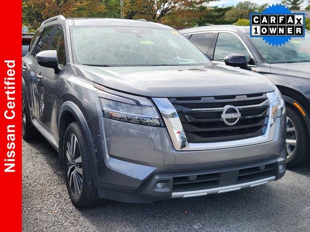 Photo of 2022 Gun Metallic Nissan Pathfinder