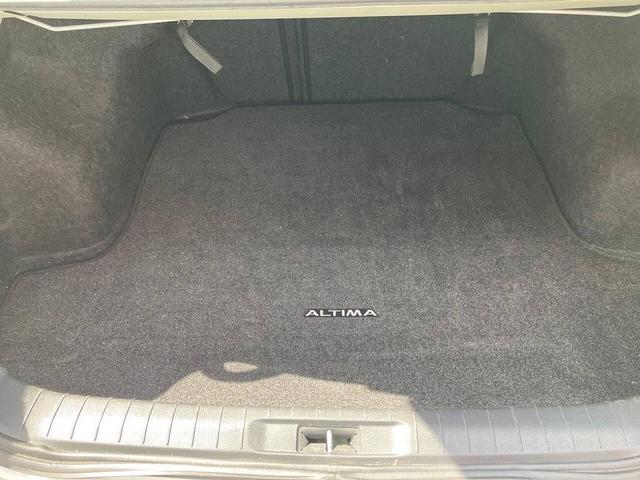 Photo of 2018 Brilliant Silver Nissan Altima