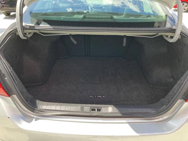 Photo of 2018 Brilliant Silver Nissan Altima