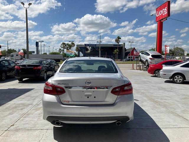 Photo of 2018 Brilliant Silver Nissan Altima