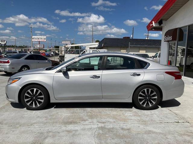 Photo of 2018 Brilliant Silver Nissan Altima
