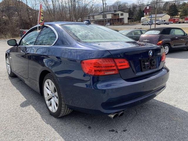 Photo of 2011 Blue BMW 328