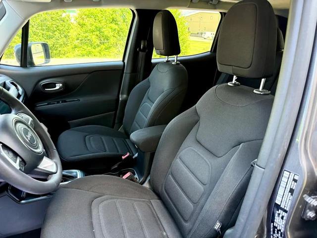 Photo of 2019 Gray Jeep Renegade