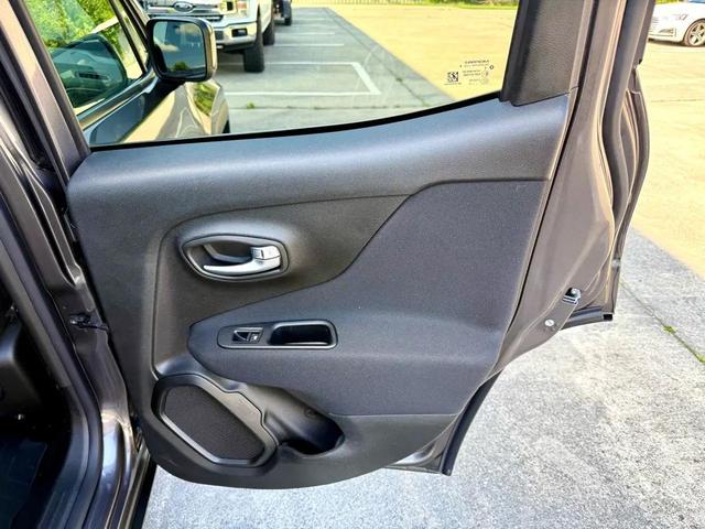Photo of 2019 Gray Jeep Renegade