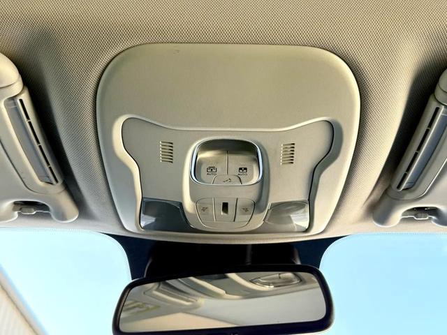 Photo of 2019 Gray Jeep Renegade