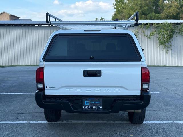 Photo of 2021 Super White Toyota Tacoma