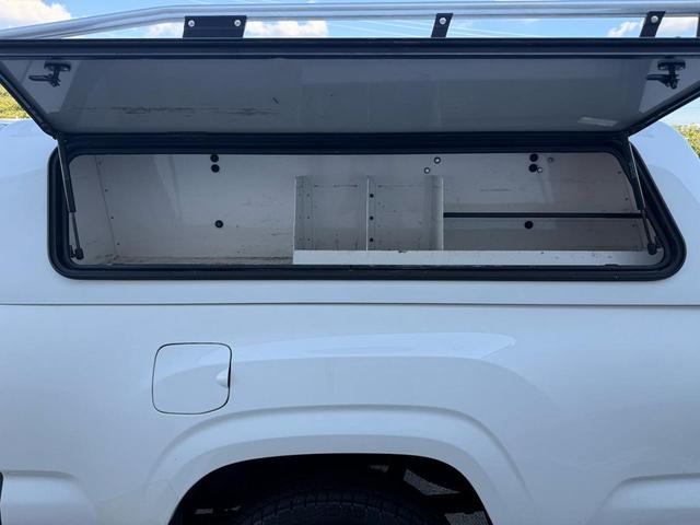 Photo of 2021 Super White Toyota Tacoma